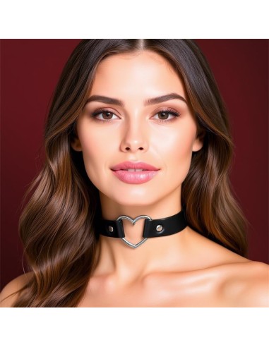 Collar con Corazon Tipo Choker Cuero Vegano Talla Unica